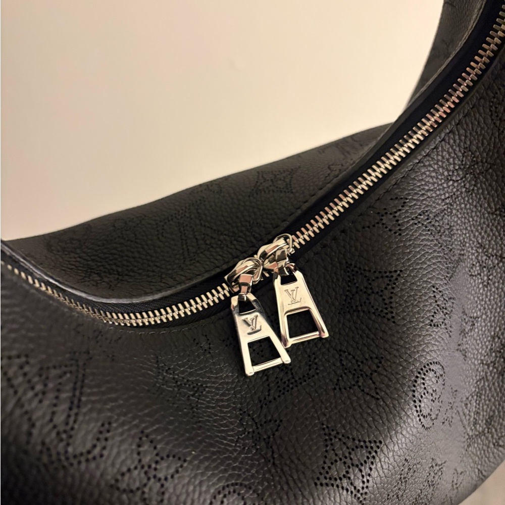 Louis Vuitton Black Monogram Shoulder Bag - Picture 3 of 9